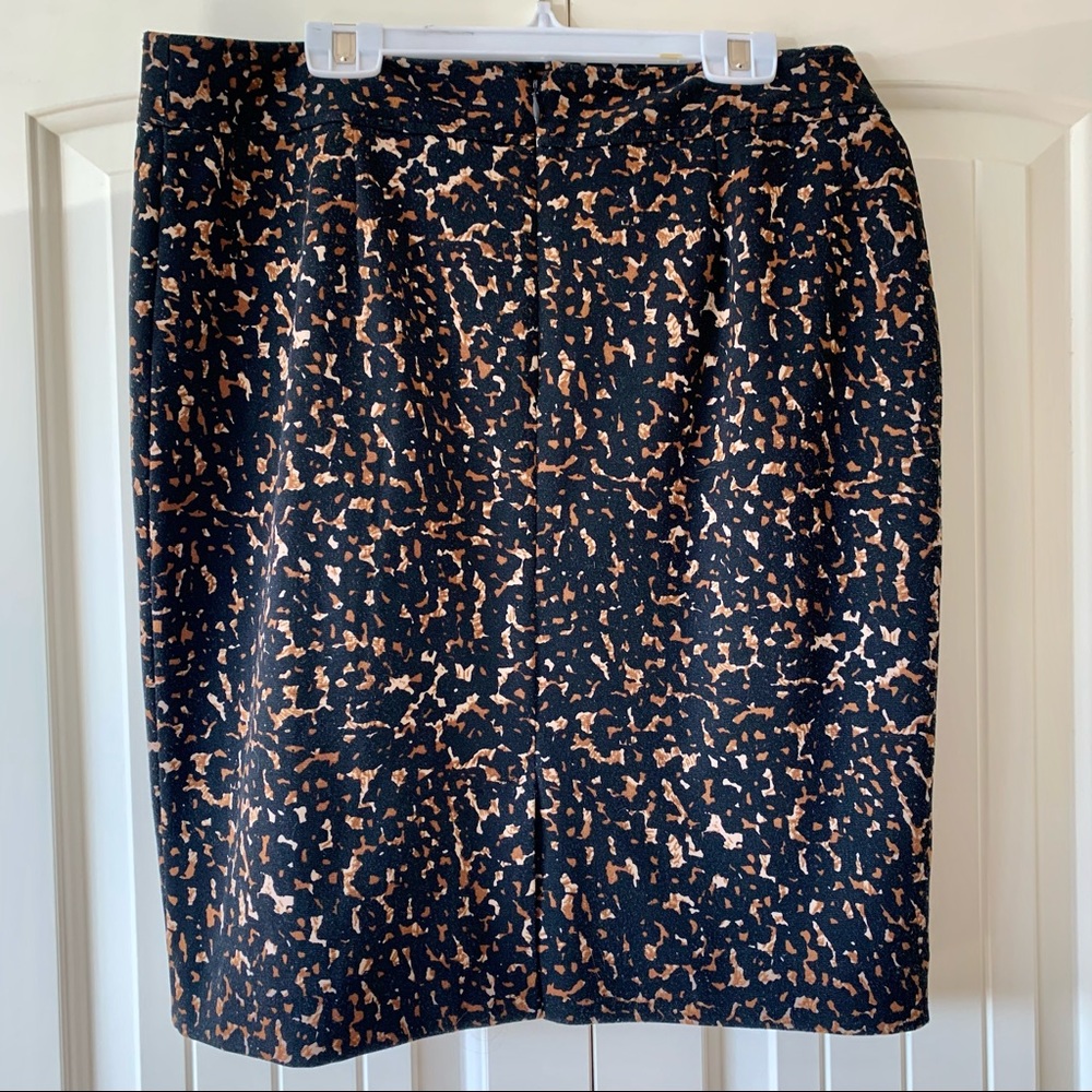 💥2/$30 Lord & Taylor Knit Animal Print Pencil Skirt sz12